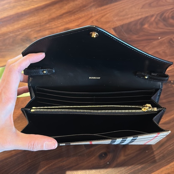 Burberry vintage check wallet with detachable strap - almost new - Picture 5 of 7